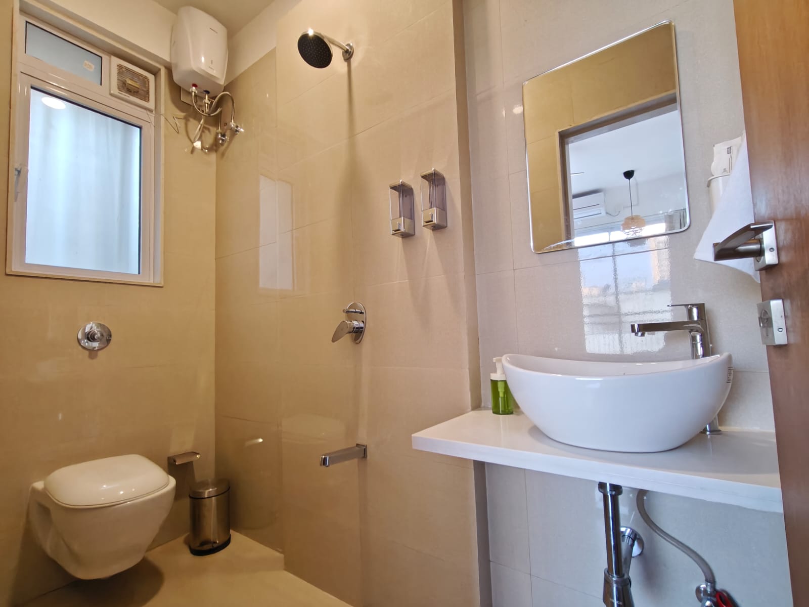 Premium 2 Bedroom Apartment in Dadar West