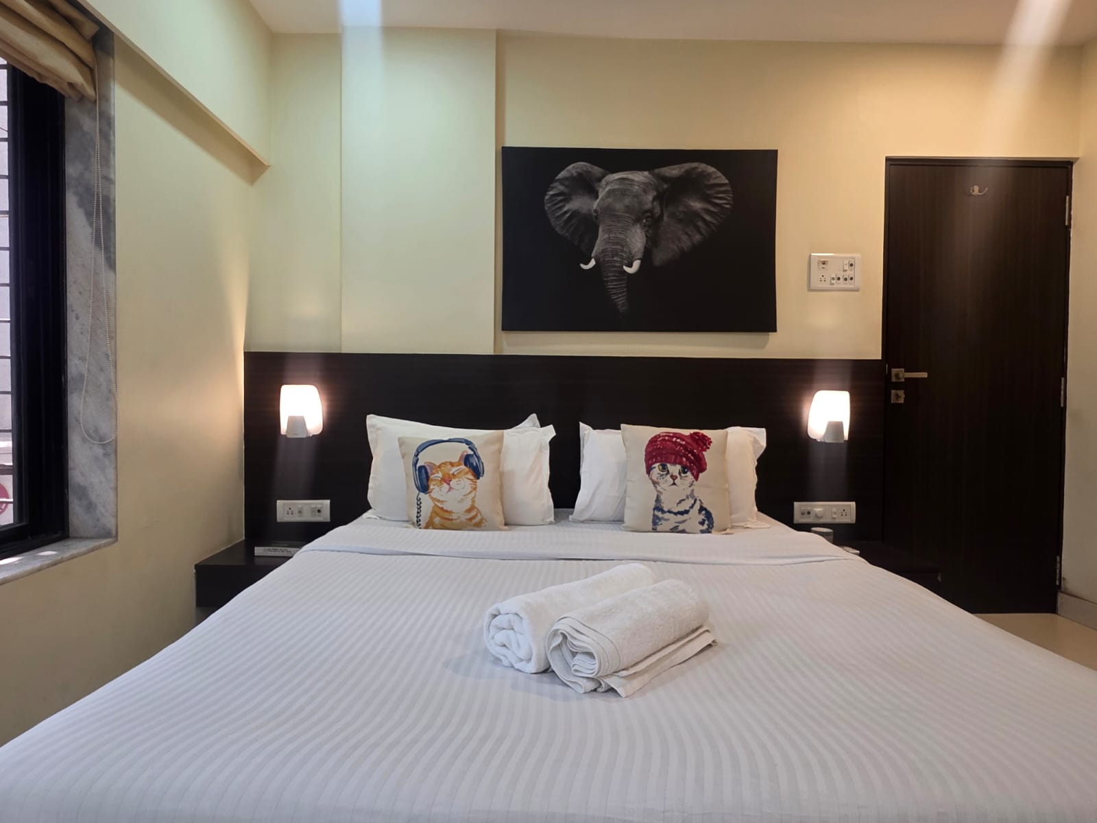 Aesthetic Serviced Apartments in Vile Parle