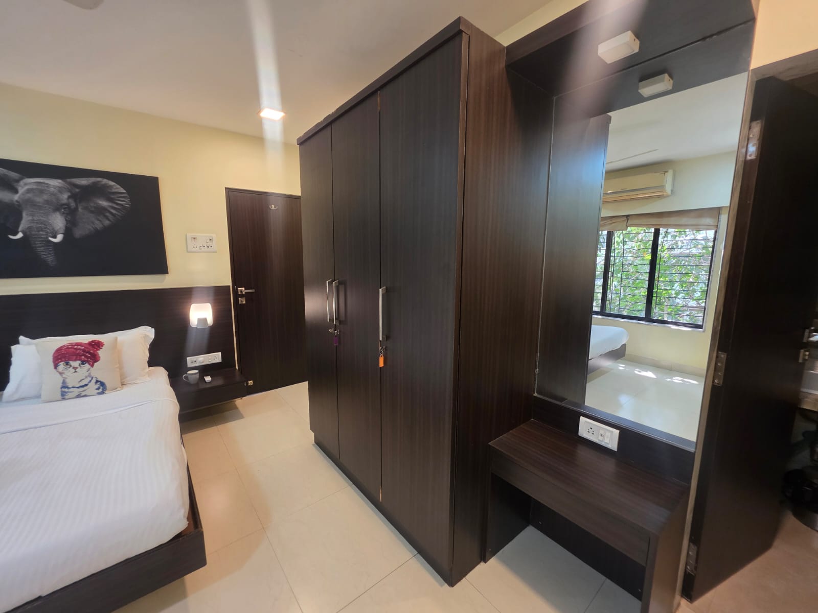 Aesthetic Serviced Apartments in Vile Parle
