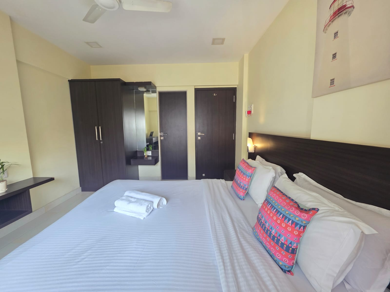 Aesthetic Serviced Apartments in Vile Parle
