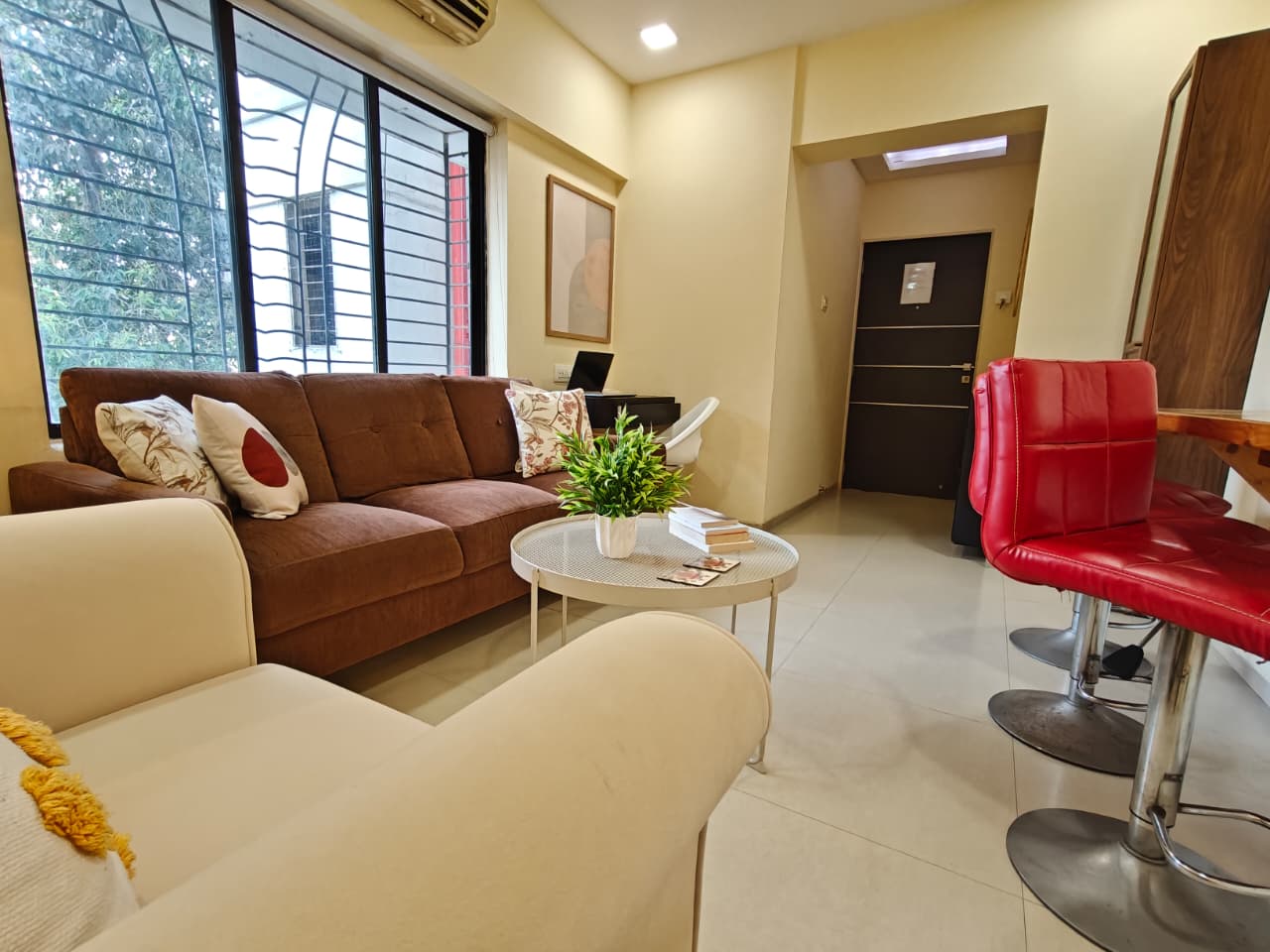 Aesthetic Serviced Apartments in Vile Parle