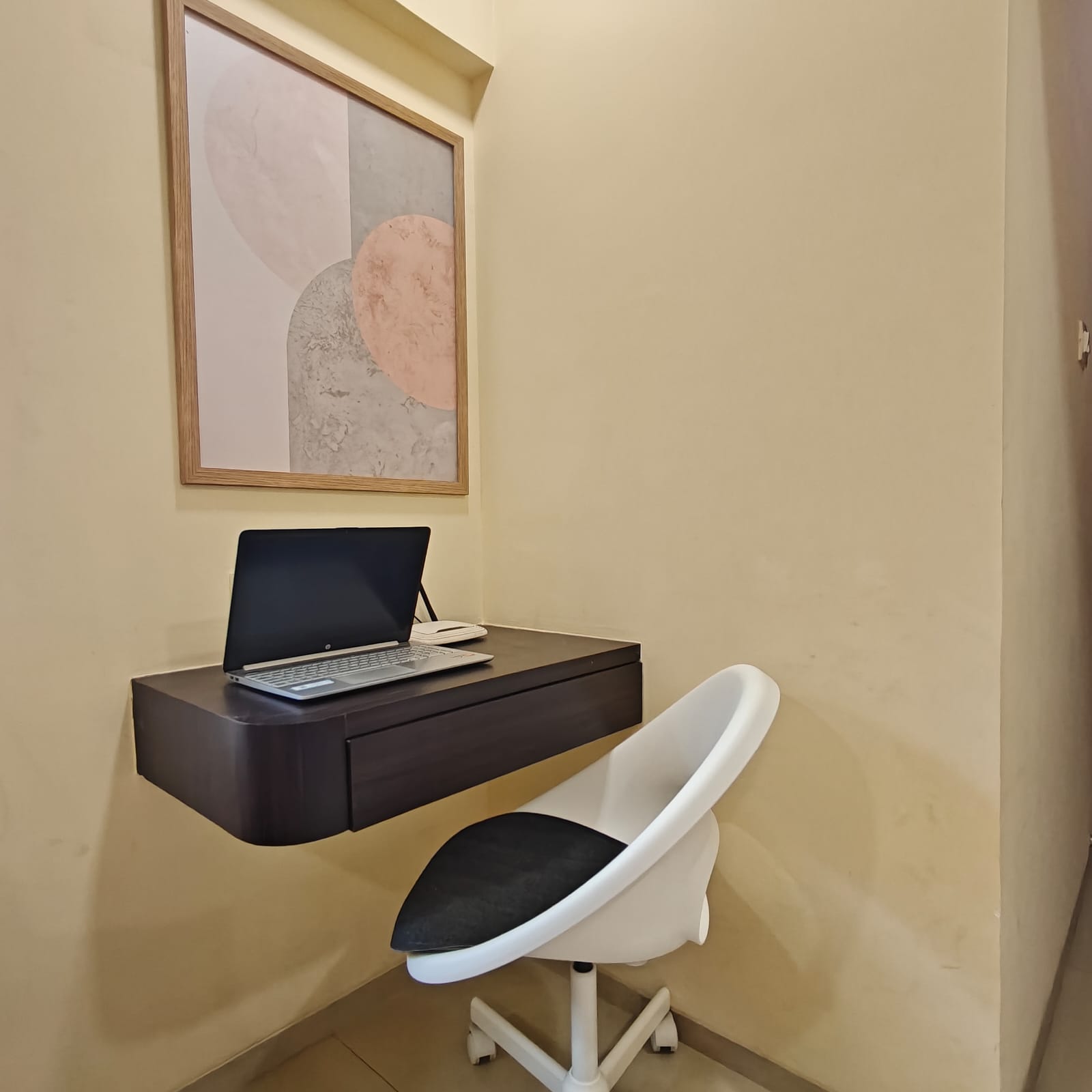 Aesthetic Serviced Apartments in Vile Parle