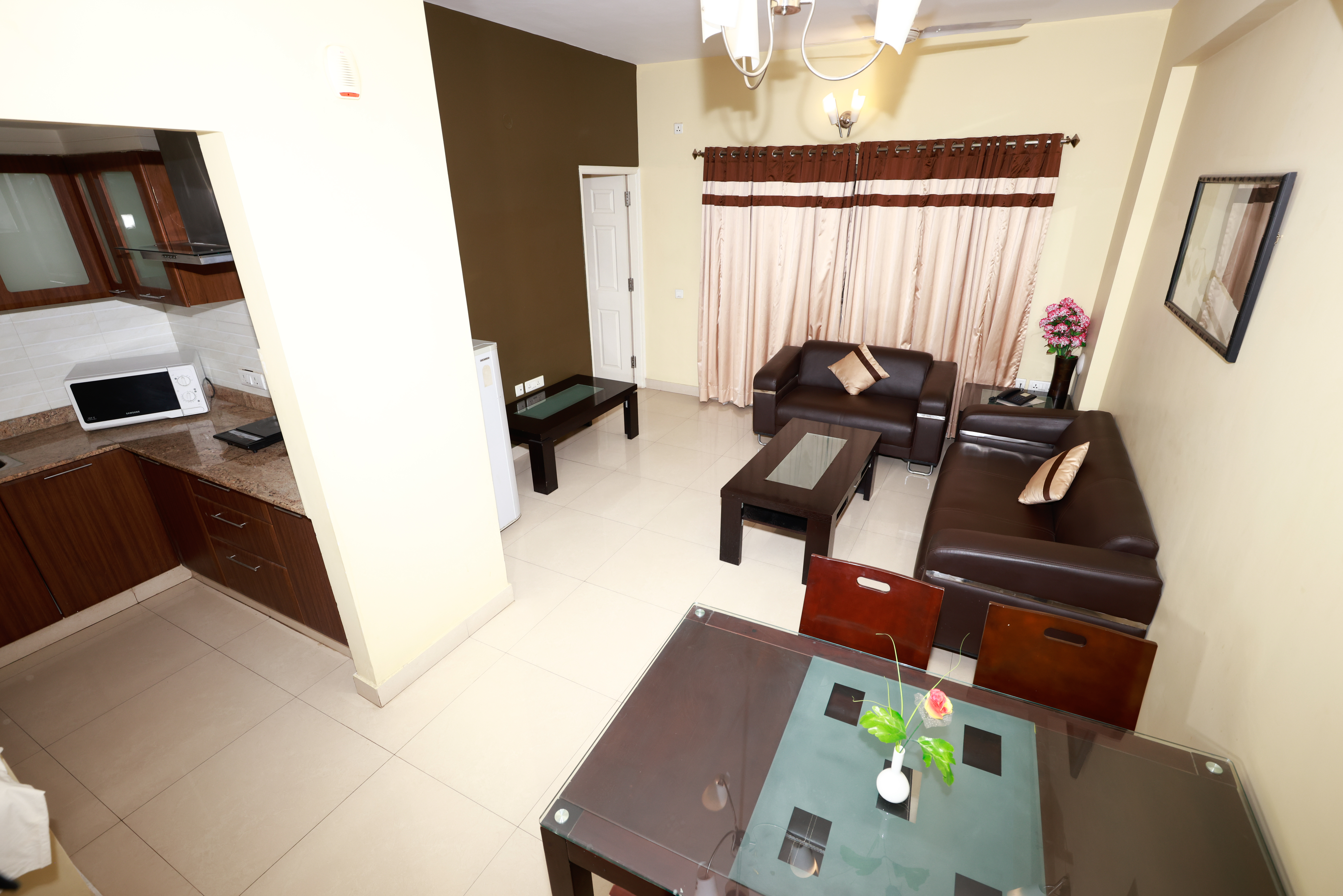 Luxury Aparthotel near Brookefield Mall