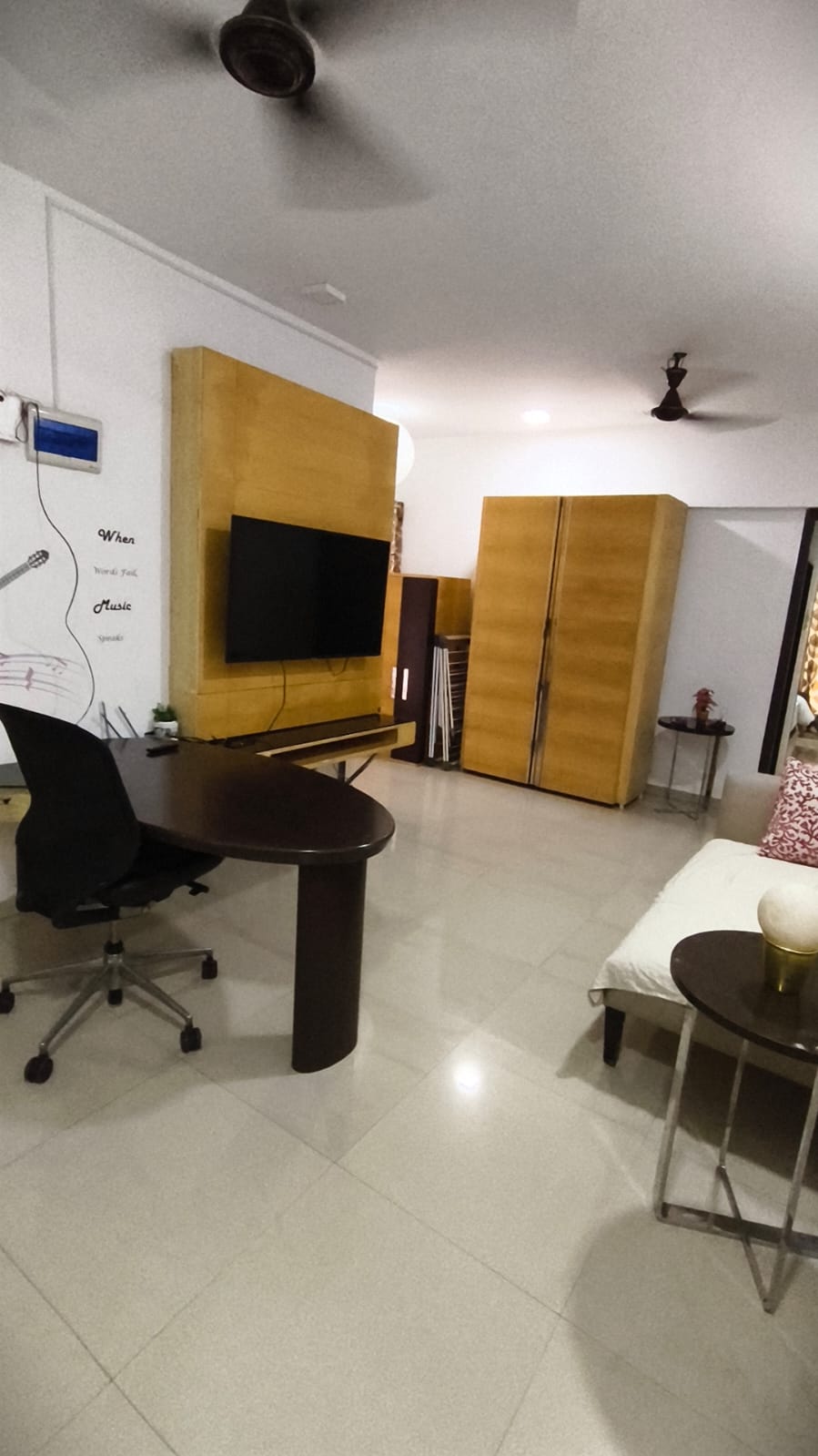 1 Bedroom Luxury Apartment in Santacruz West