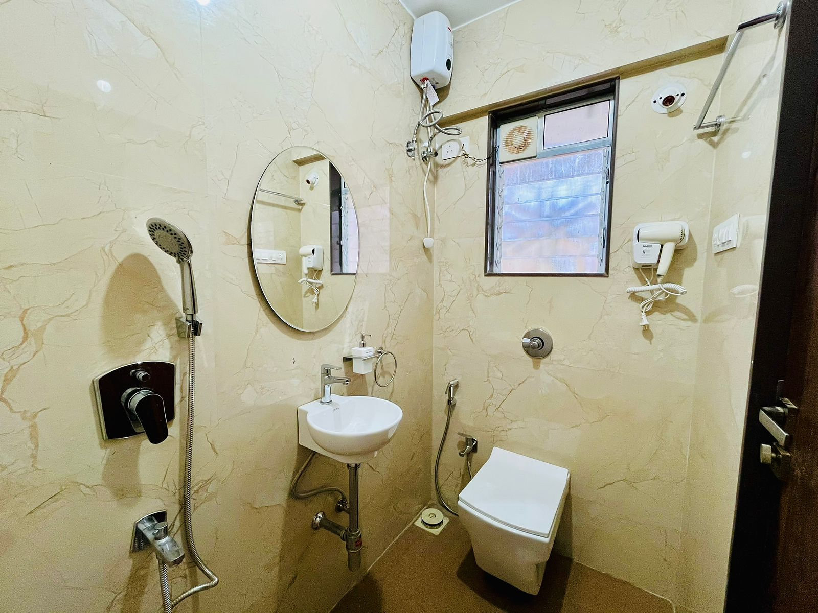 Spacious Serviced Apartments @ Malad West