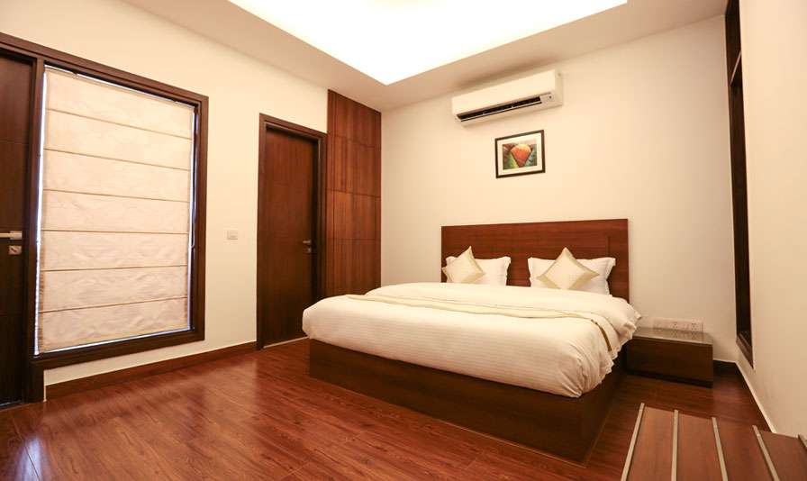 Luxury 1 Bedroom Apartment near City Centre Metro Station