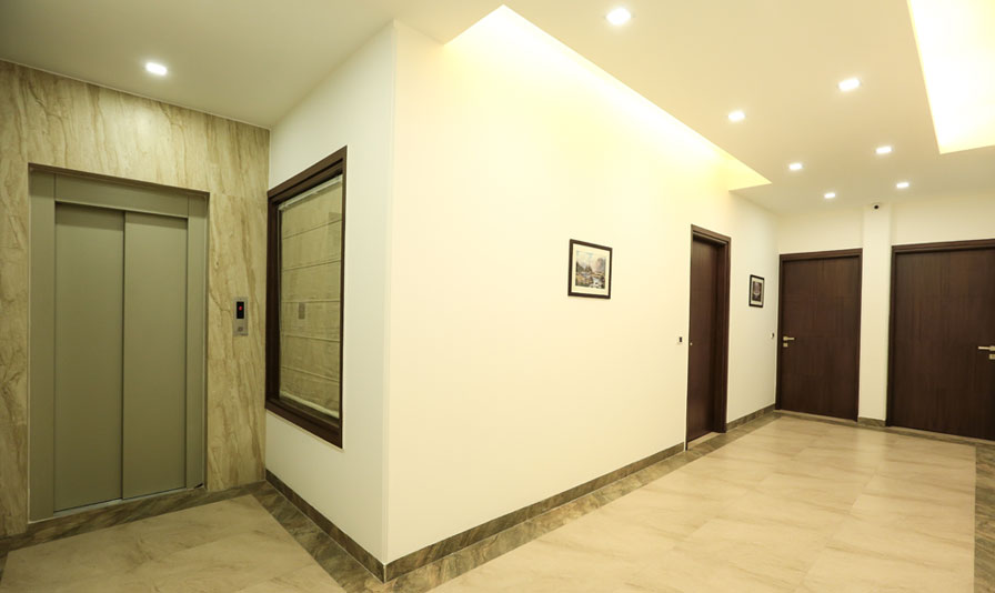 Luxury 1 Bedroom Apartment near City Centre Metro Station