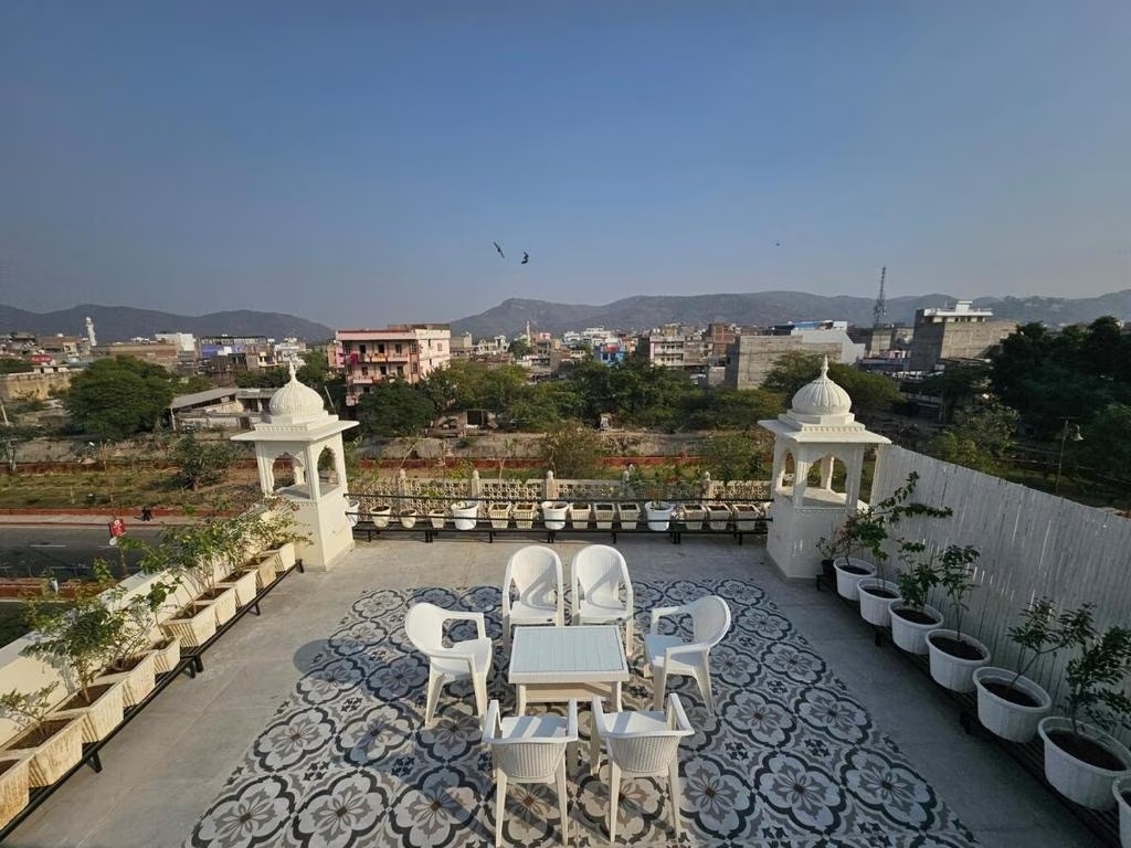 Luxury 4 BR Penthouse