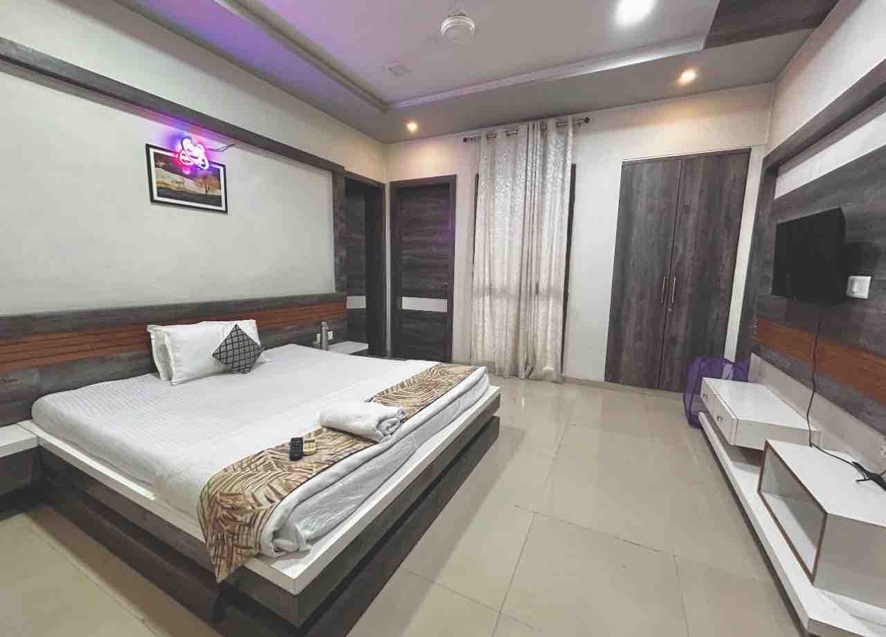 MultiSharing Apartment near Shanipura Cross Road