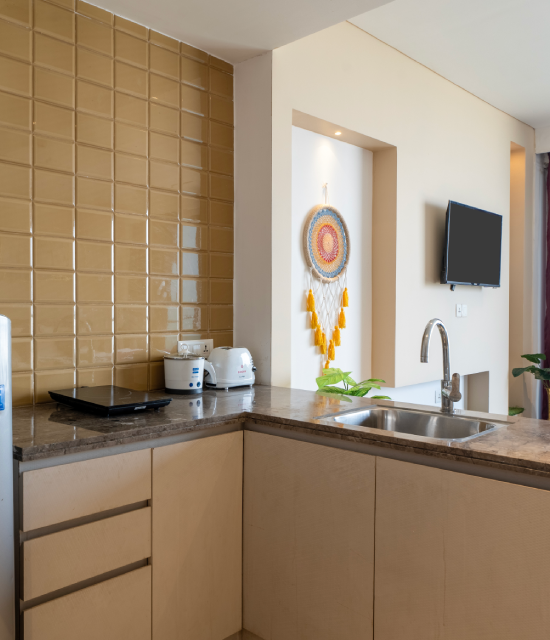 Premium Studio near Urbana